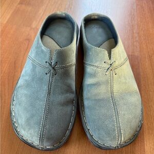 Women’s Gray Blue Clogs suede leather casual slip on Shoes sz 8